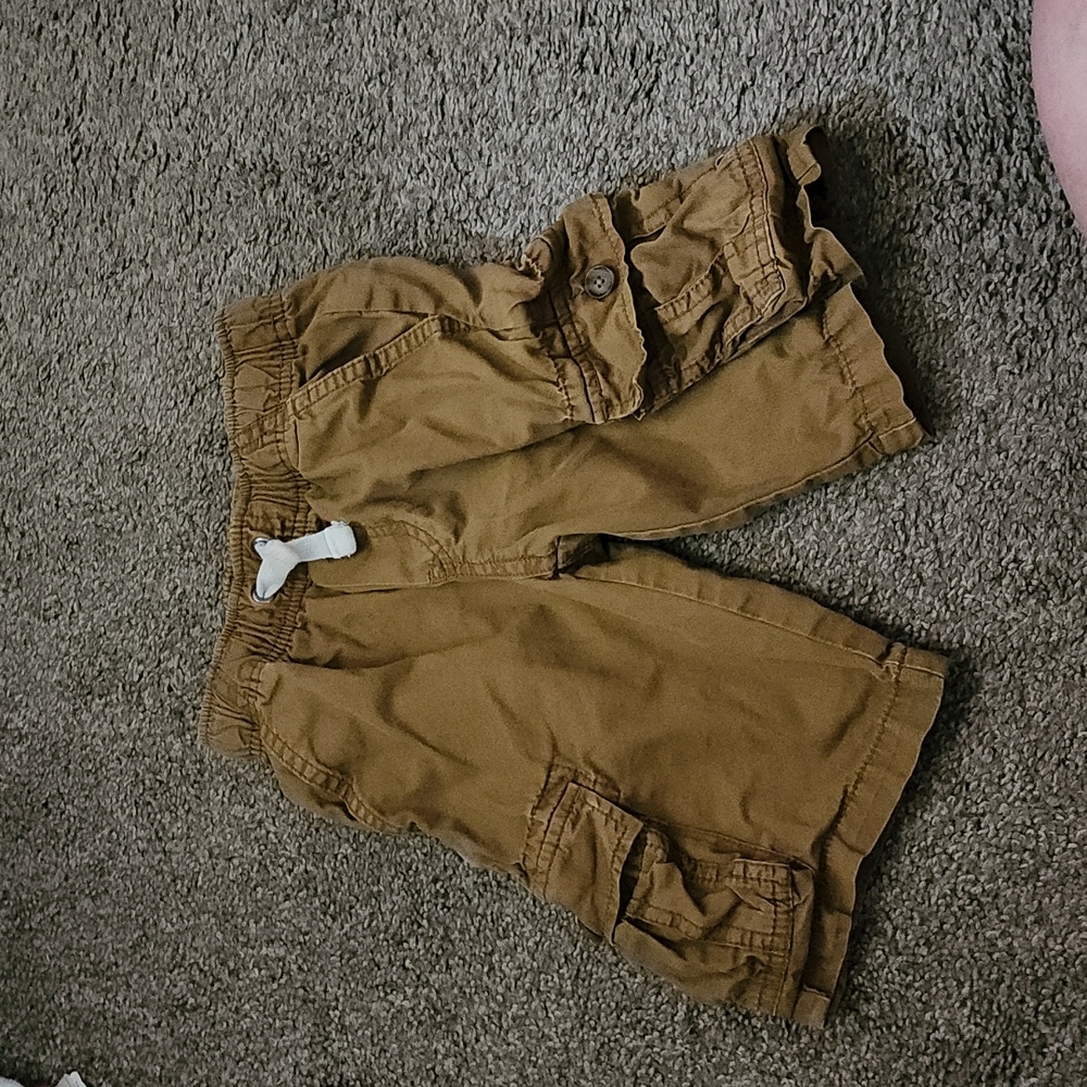 Boys shorts that are size 4/5 Cat & Jack.